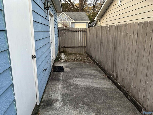 Building Photo - 105 Browns Ridge Ln