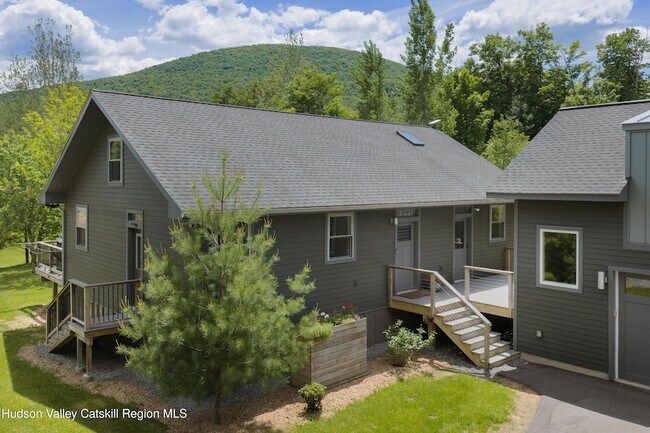 Building Photo - 4599 NY-212