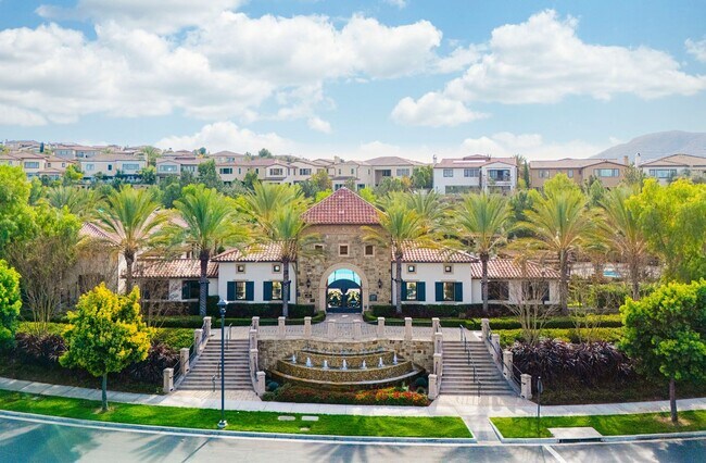 Building Photo - Luxury Executive Rental in Guard-Gated Hidden Canyon