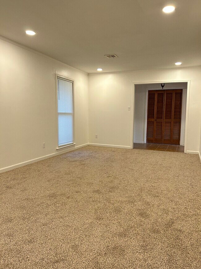 Building Photo - 3737 Hunting Creek Rd