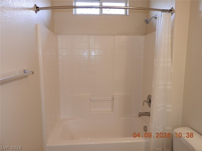 Building Photo - 390 Fringe Ruff Dr