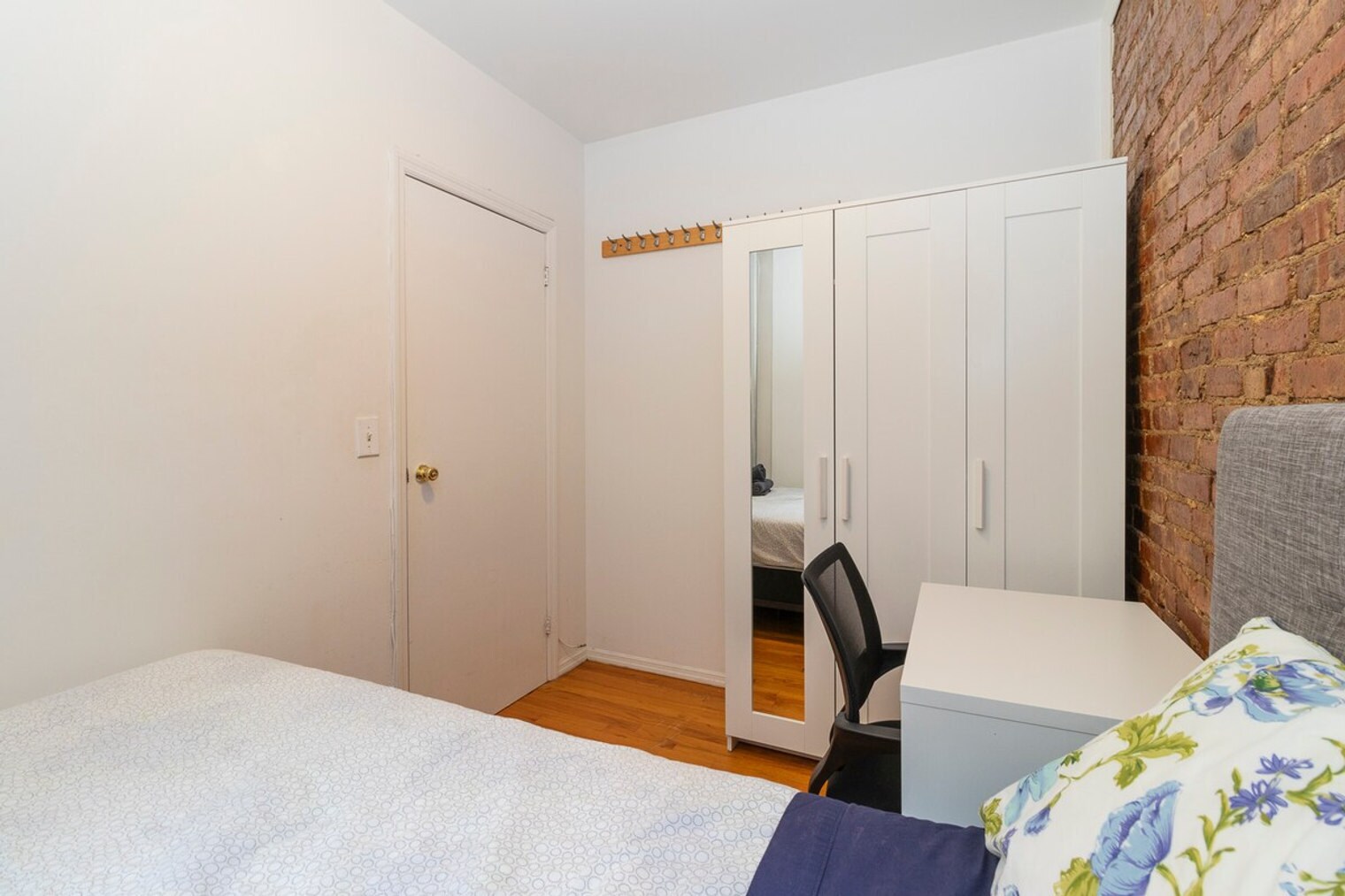 Building Photo - 1676 3rd Ave