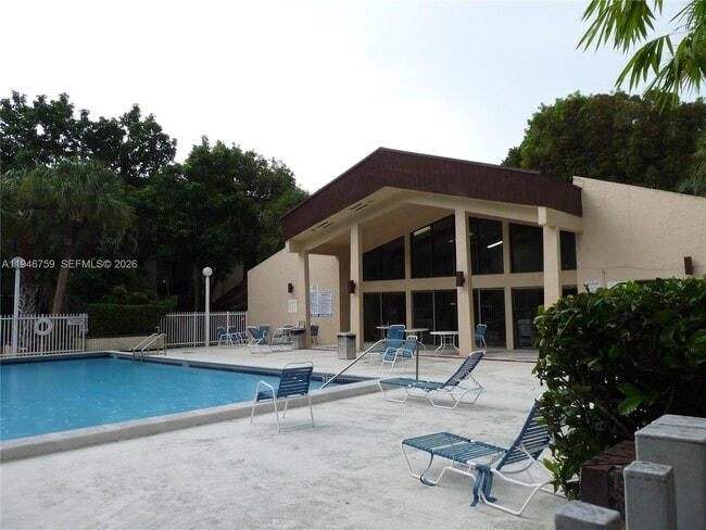 Building Photo - 14301 N Kendall Dr