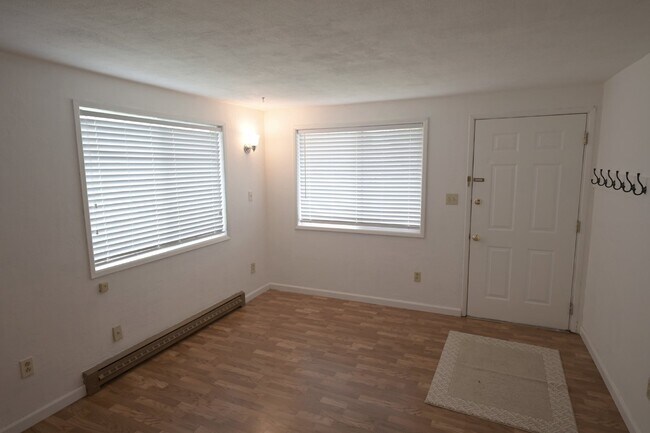 Building Photo - 2 bed 1.2 bath in Sequim