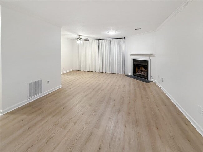 Building Photo - 10740 Plantation Bridge Dr