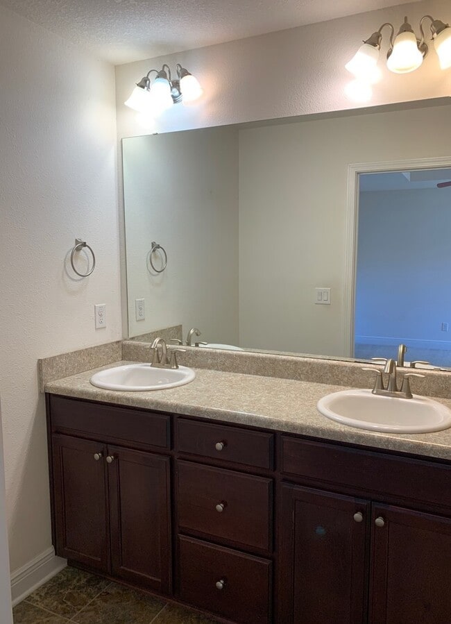 Building Photo - Pensacola - Weatherstone - 3 bedroom, 2 ba...