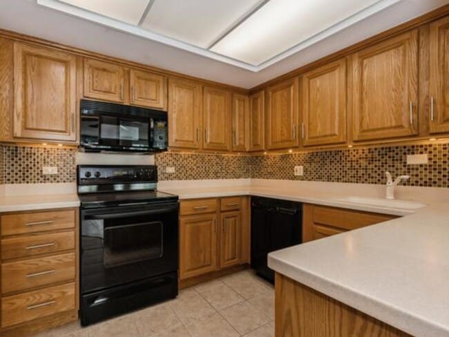 Building Photo - 155 N Harbor Dr
