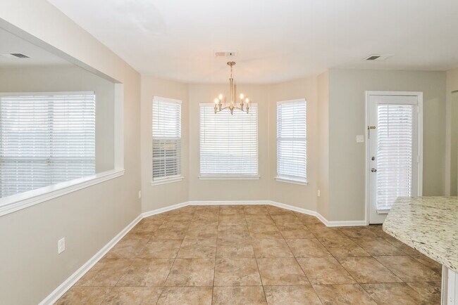 Building Photo - 7150 Hunter's Forest Dr