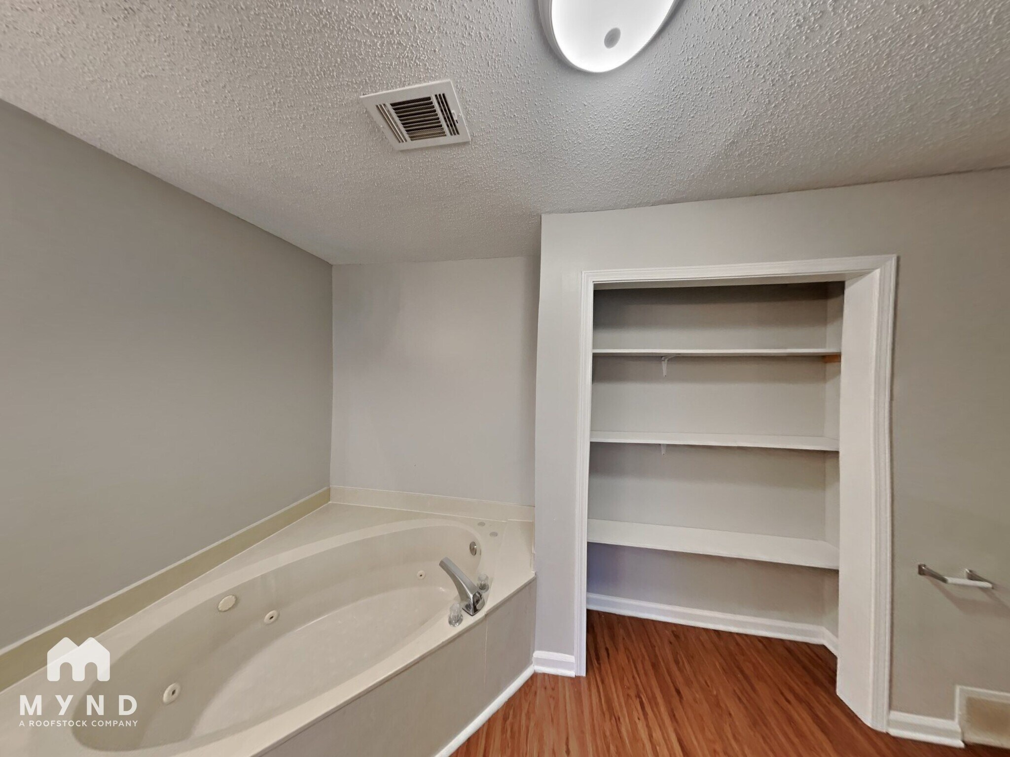 Building Photo - 7153 Kimlee Cove