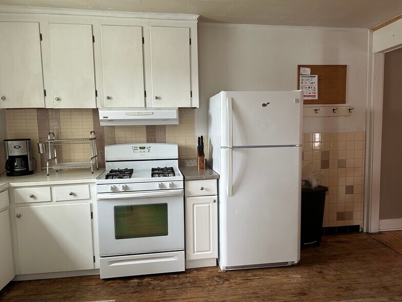 Building Photo - 49 Prospect St