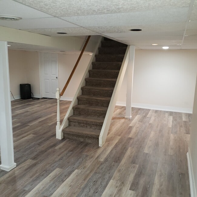Building Photo - 552 Mendon Rd