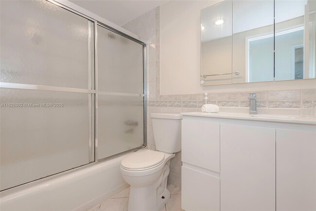 Building Photo - 10185 Collins Ave