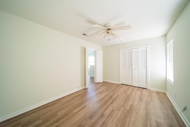 Building Photo - 5400 Sheldon St