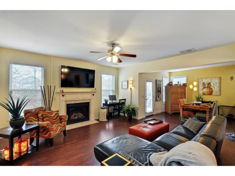 Building Photo - 6035 Falls Landing Dr