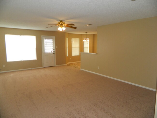 Building Photo - Available NOW!!!! This Cute 3 Bedroom 2 ba...