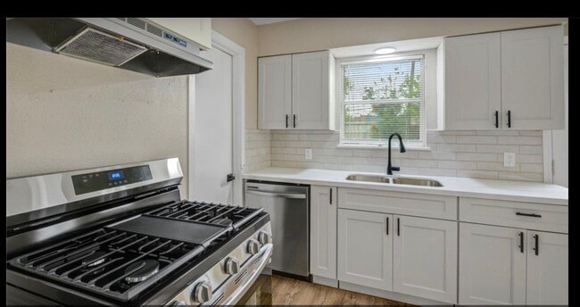 Building Photo - 10611 Leitrim Way