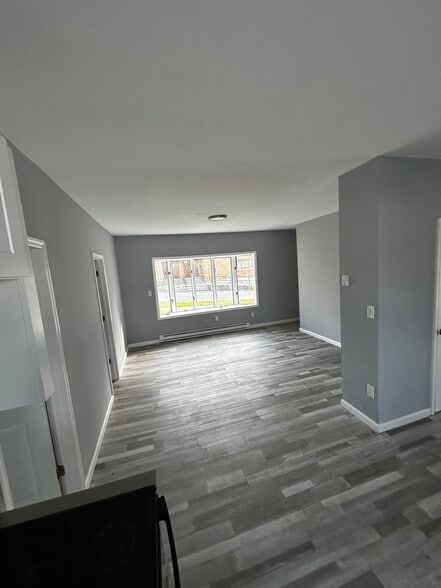 Building Photo - 19 Landfield Ave