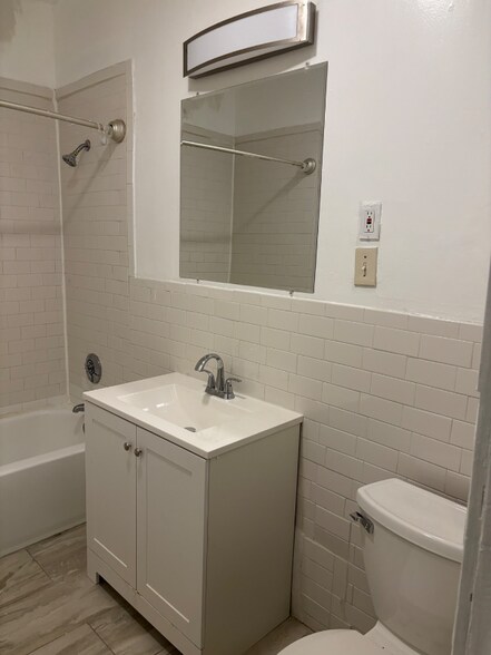 Building Photo - 41 Greenock St