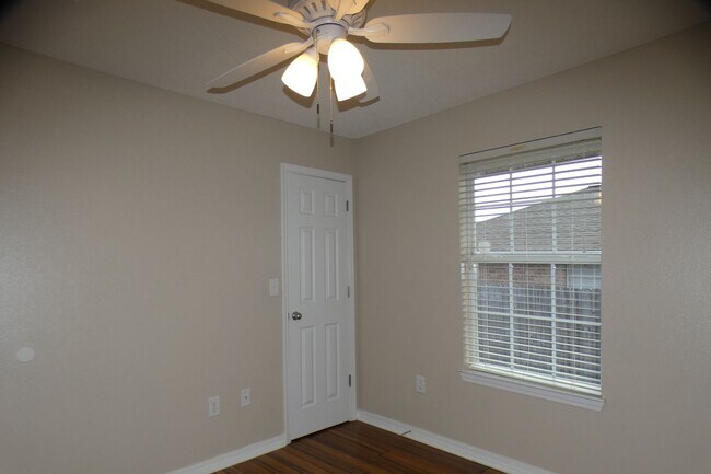 Building Photo - Spacious 4-Bedroom All Brick Home