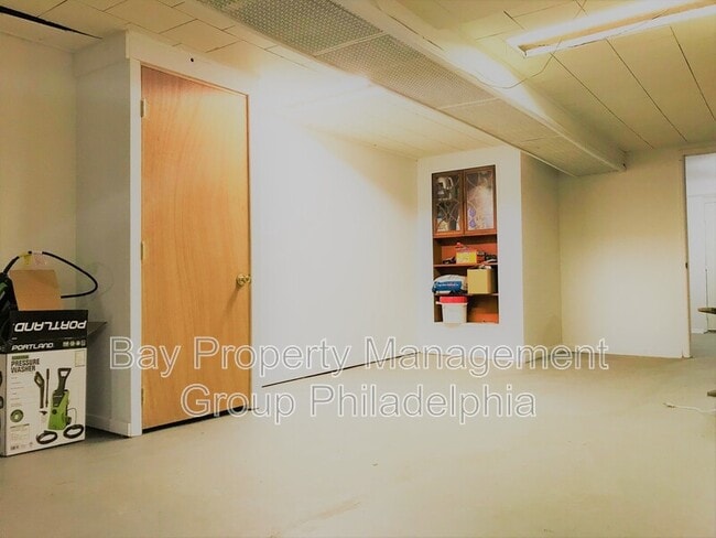 Building Photo - 618 Gerhard St