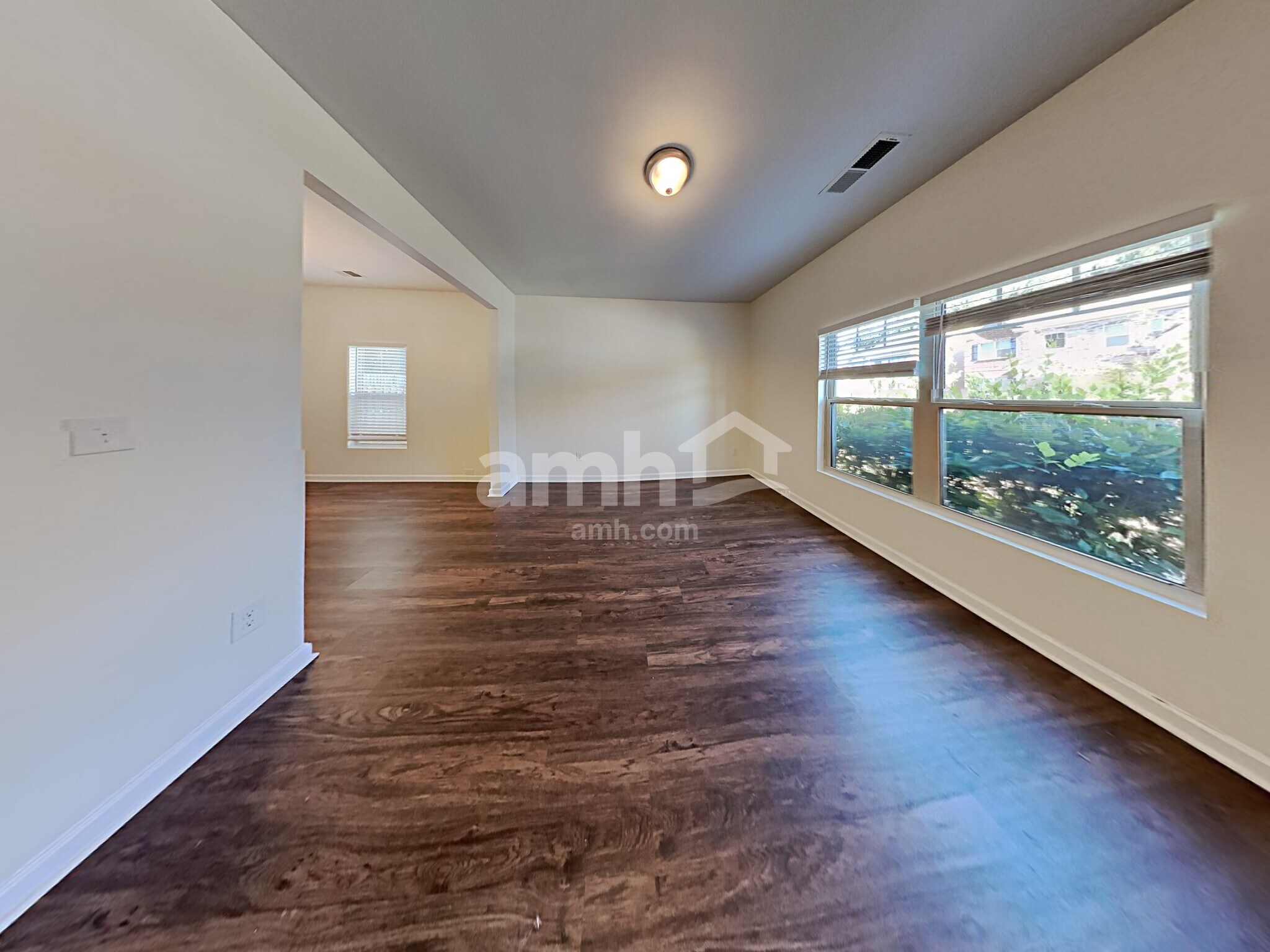 Building Photo - 2311 Foxy Dr