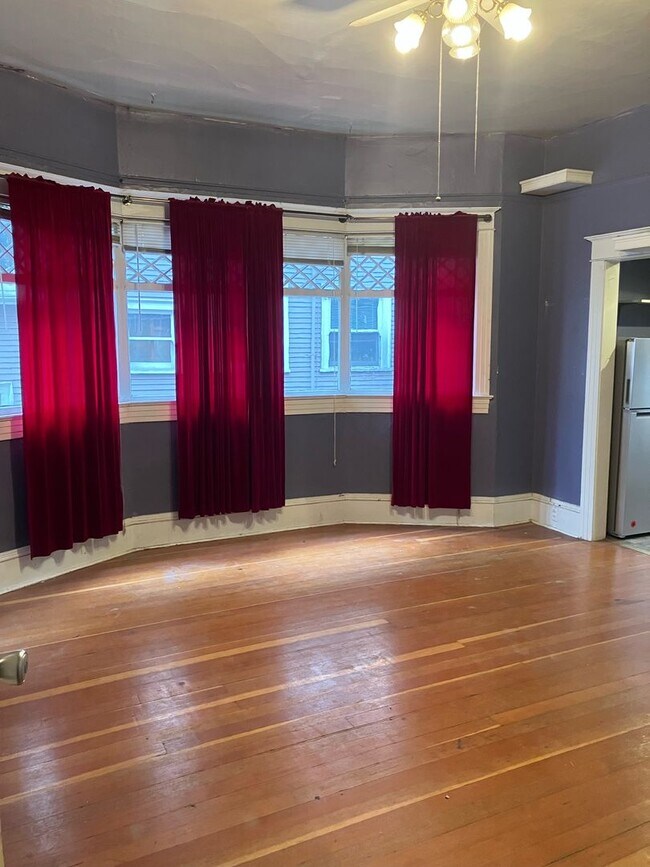 Building Photo - Capitola Tri-Plex