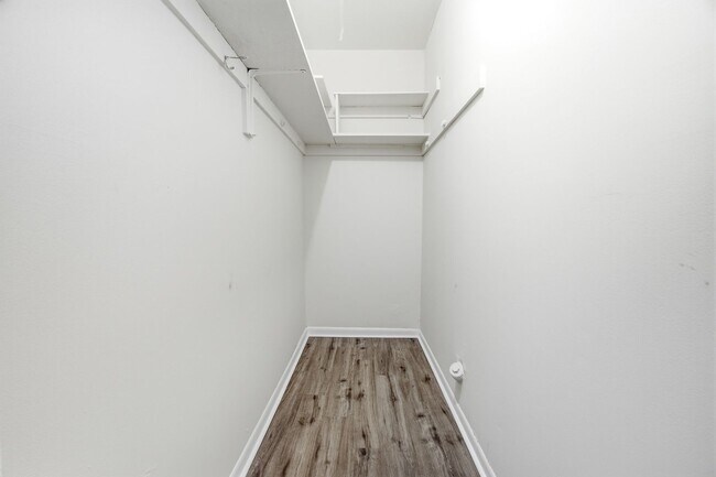 Building Photo - 97 Fern St