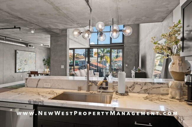 Building Photo - Spectacular Little Italy Loft at Doma, 2 Parking Spaces! Small Pet OK!