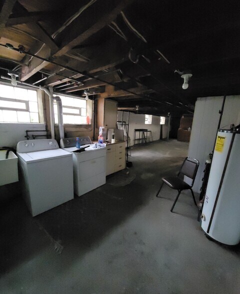 Building Photo - 1439 W Clifton Blvd
