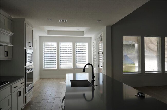 Building Photo - 3812 Mercer Rd