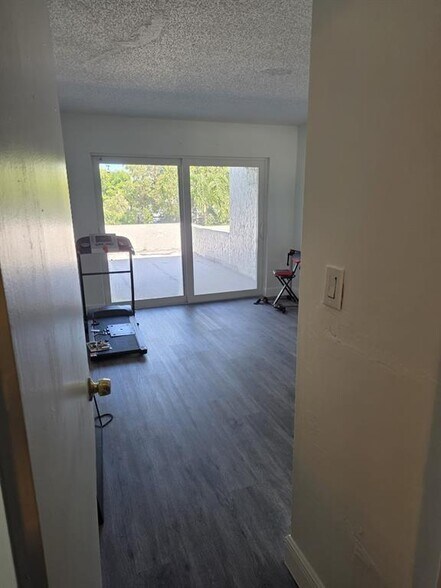 Building Photo - 1833 NW 58th Ave