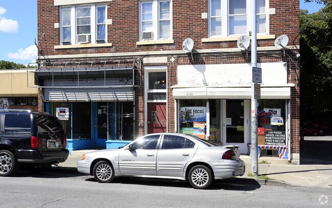 Building Photo - 691-693 Main St