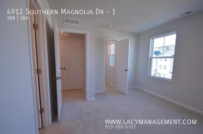 Building Photo - 4912 Southern Magnolia Dr