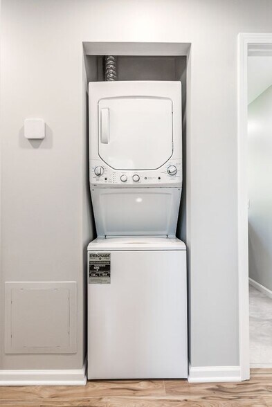 Building Photo - 2721 S 51st Terrace