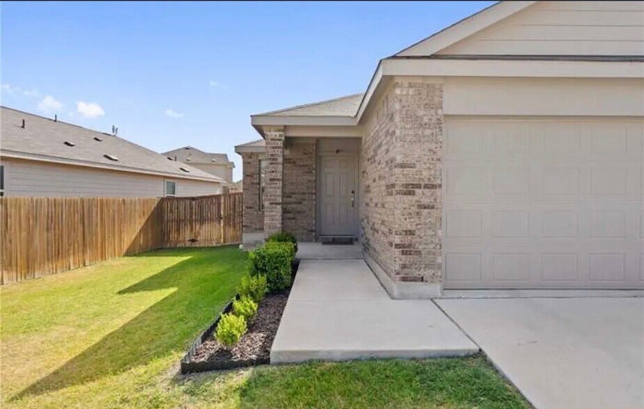 Building Photo - 600 Shimek Ln