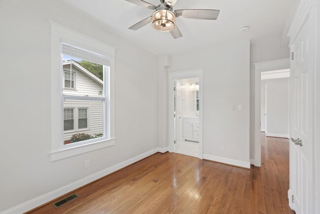 Building Photo - 6011 44th Ave