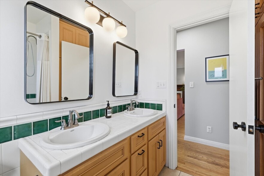 Building Photo - 4312 W 59th St