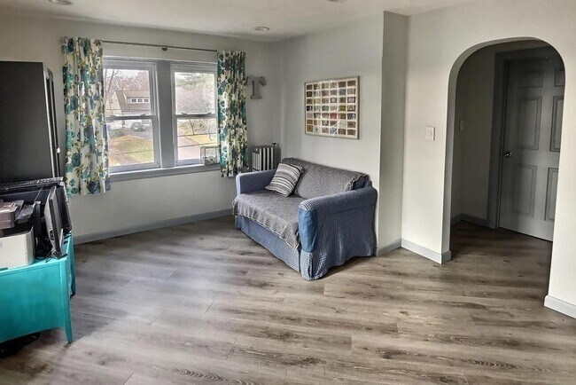 Building Photo - 195 Thomas Burgin Pkwy