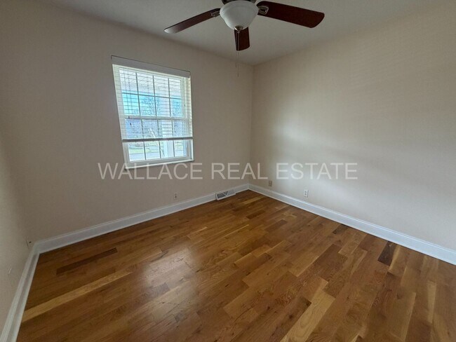 Building Photo - APPLICATION PENDING!!  DO NOT APPLY!!  3 BEDROOM/ 2.5 BATHROOM SOUTH KNOXVILLE HOME!!!