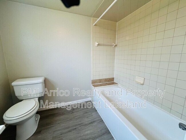 Building Photo - 5503 Old Rd 37