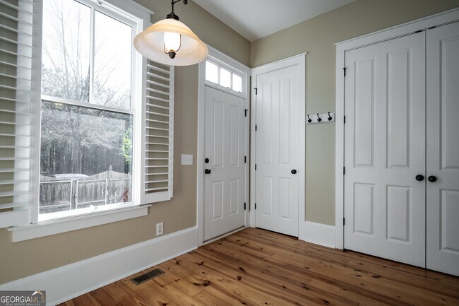 Building Photo - 83 Charter Oak Dr