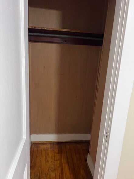 Building Photo - 527 Fayette St