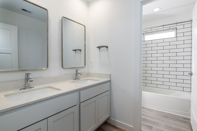 Building Photo - 13344 Bear Creek Ct