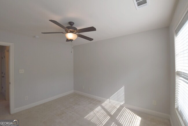 Building Photo - 606 Blackburn Ln