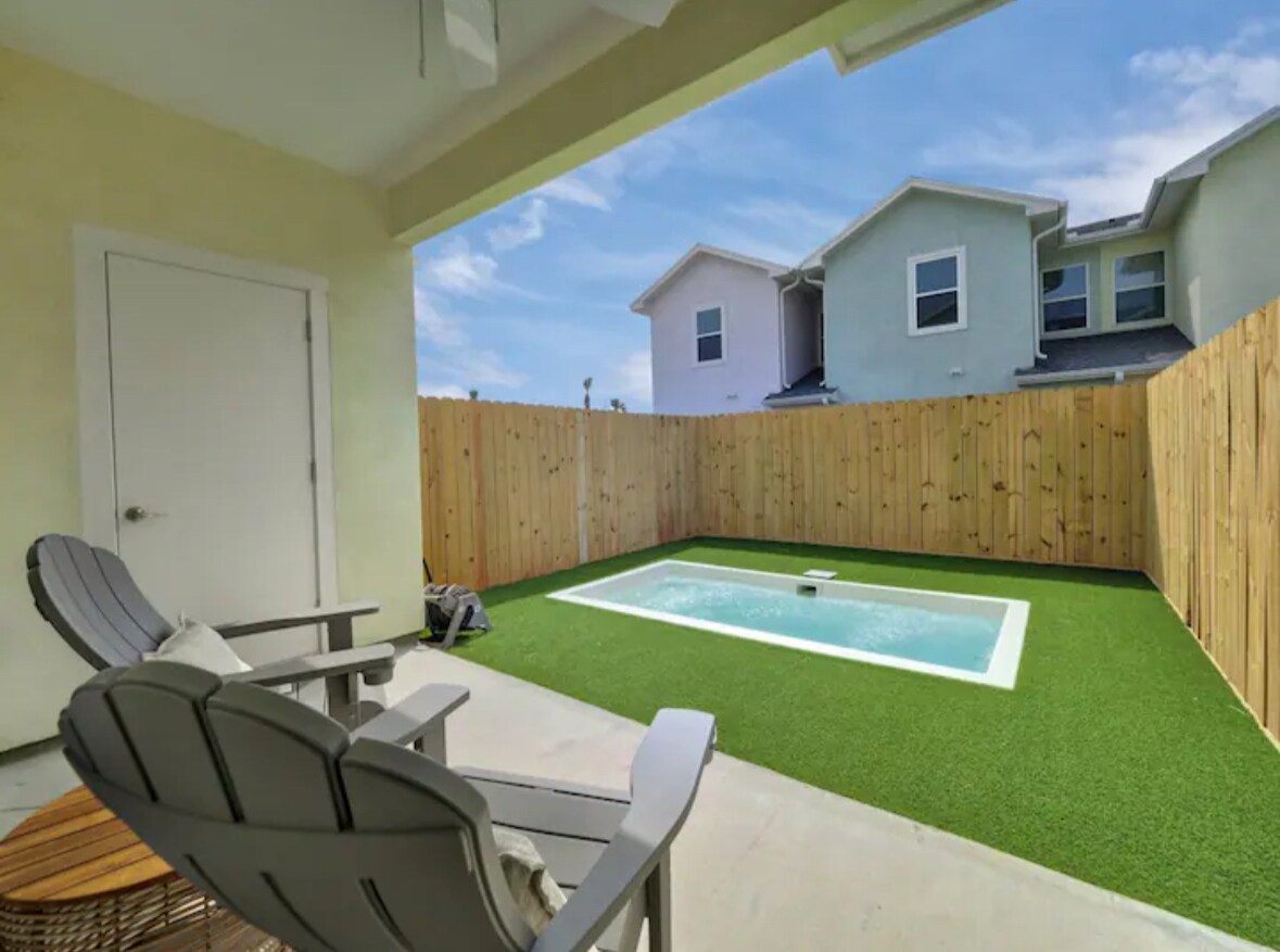 Building Photo - 14013 Ports O Call Dr