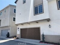 Building Photo - 5985 Huntington Dr