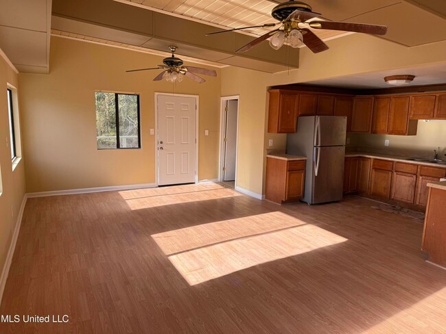 Building Photo - 10633 Woolmarket Lake Rd