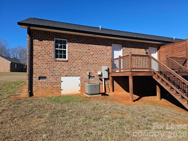 Building Photo - 179 Glen-Gar Dr