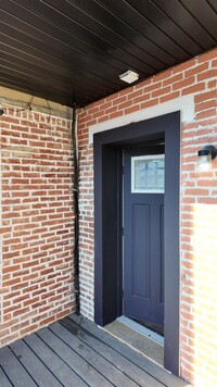 Building Photo - Stylish 1-Bed Loft with Bonus Space in OTR – In-Unit Laundry!