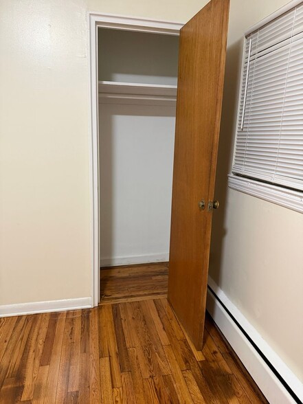 Building Photo - 3834 Amundson Ave